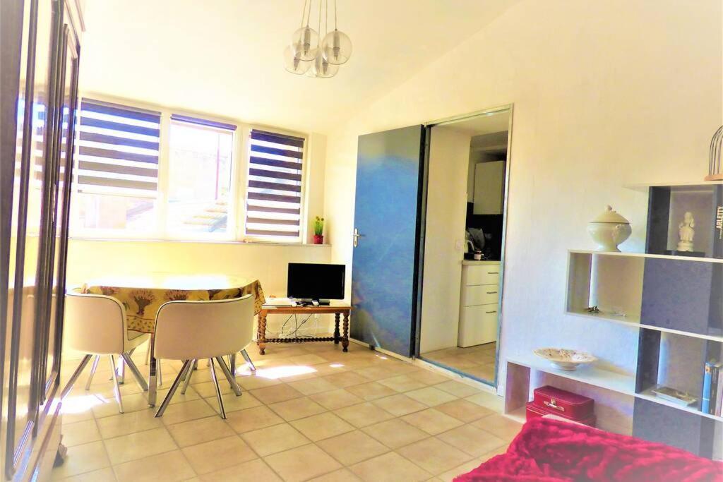 La Terrasse Ensoleillee Arles Camargue Apartment Bagian luar foto